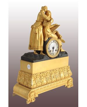 Orologio francese stile Impero del 1800 parigina in bronzo dorato al mercurio Scena di coppia dama con nobiluomo 