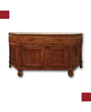 CREDENZA SCANTONATA IN NOCE SECONDA META’ XVIII SECOLO