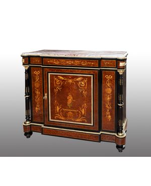 Credenza antica Napoleone III Francese in legni esotici pregiati con innesti di elementi in bronzo dorato. Periodo XIX secolo.