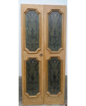 Neapolitan painted door with two doors