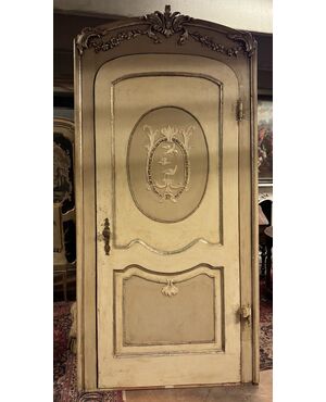 ptl263 lacquered door with carved reliefs and rib, mis. h 252 cm x 125 max