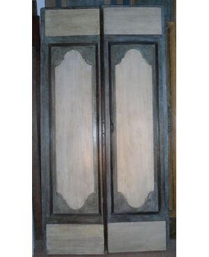 Venetian double door