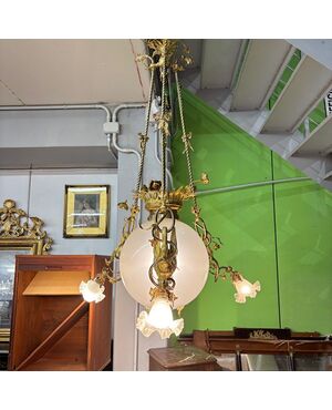 Antico strepitoso Lampadario fine 800 Liberty di grandi dimensioni Cigni . Vetro e bronzo dorato . Altezza 145 + 50 