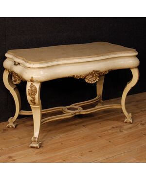 Tavolo olandese in legno laccato e dorato con piano in marmo