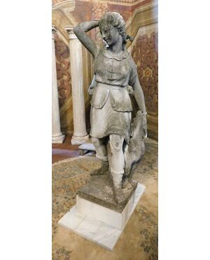 dars310 statua in pietra, raffigurante la Dea Diana con cane, h cm 160