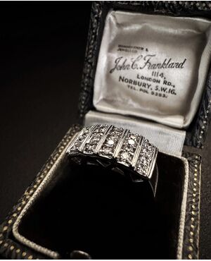 Anello fascia  con  Diamanti  per  0.80  ct.  