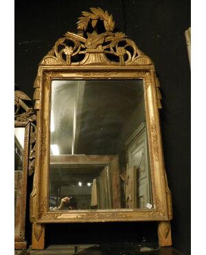 specc125 Louis XVI mirror, carved and gilded, meas. max h cm 125 x 65 width     