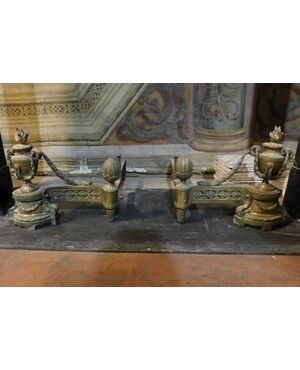 al177 - pair of andirons with cups and decorations, 45 xh 40 cm     