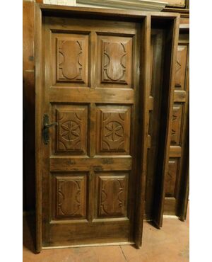pti603 doors carved in walnut, 18th century, mis. 80 x 200 approx     