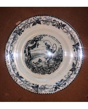 Earthenware plate with decal motif in circus subject. Choisy le Roy.Francia     