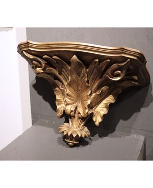 Carved and gilded shelf, Italy, Liberty period, late 1800s, early 1900s     