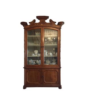Ancient nineteenth century Vicenza double-body crystal cabinet     