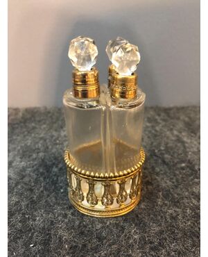 Perfume holder with 4 compartments in crystal and brass.     
