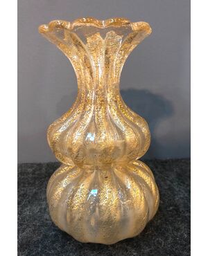 Glass vase with gold inclusions.Manufacturing Barovier and Toso.Murano     