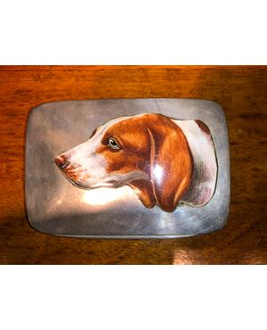 Silver and enamel box depicting pointer dog.Italy.     