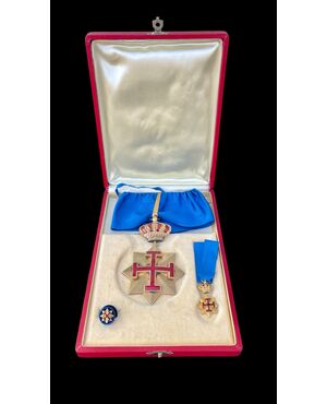 Medaglia dell’ordine militare di San Giorgio di Antiochia e di San Marco in ottone dorato e smalto rossi.