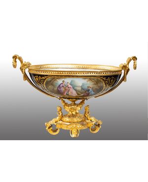 Centrotavola antico Napoleone III in porcellana policroma di Sevres e bronzo dorato. Francia XIX secolo.