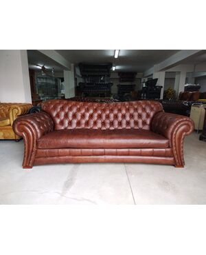 Divano chesterfield club 4 posti in pelle marrone cognac di grandi dimensioni 