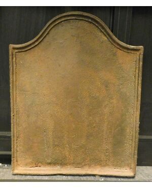 p13 - small cast iron plate, size cm 47 xh 60     