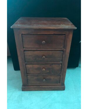 Chest of drawers with 4 drawers in chestnut wood.     