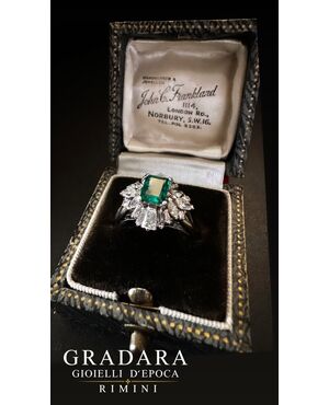Anello  in  Platino  con   Smeraldo  e   Diamanti  