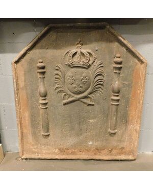 p028 - cast iron plate with coat of arms and columns, size cm 84 xh 90     