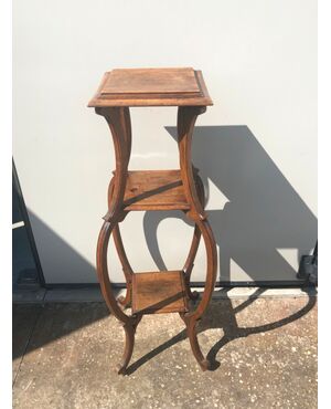 Walnut wood vase table.Period Luigi Filippo.     