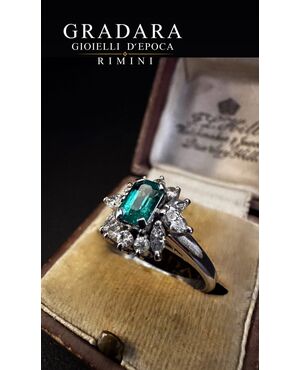 Anello  in  Platino  con  Smeraldo  e  Diamanti  