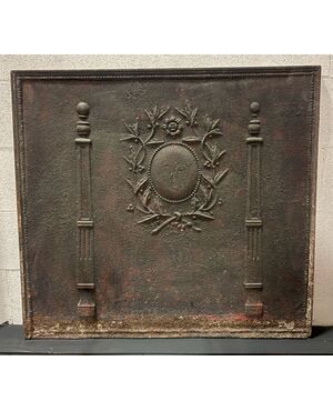 P259 - Grande piastra in ghisa, con colonne, epoca '800, misure cm L 89 x H 82