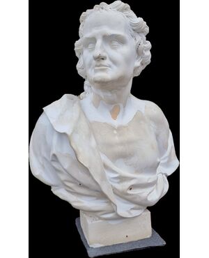 Busto di Uomo Virile in Gesso 800 di Alta Qualità: Forza e Eleganza Scultorea