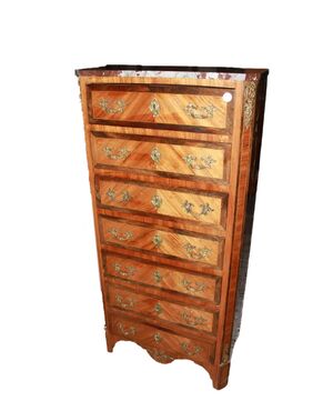 Settimino francese della seconda metà del 1800 Stile Napoleone III con marmo e applicazioni in bronzo 7 cassetti