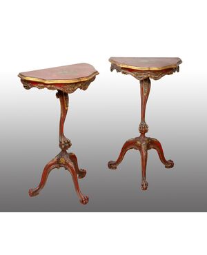 Pair of demi-lune consoles in lacquered and painted wood. Venice 19th century.