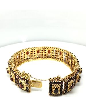 Bracciale in oro con granati