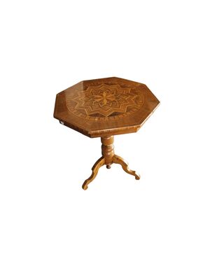 Tavolino Italiano Sorrentino del 1800 con Piano Intarsiato di Forma Ottagonale