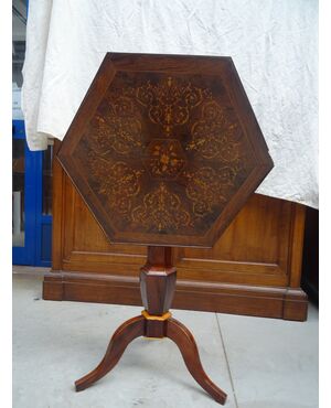 Tavolino da salotto a vela in palissandro intarsiato acero Carlo X 1820 Francia