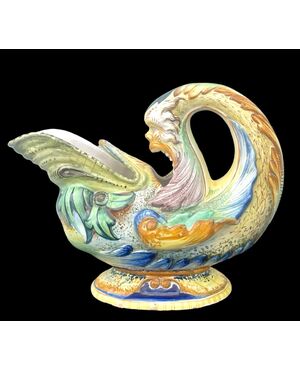 Versatoio in maiolica a forma di delfino rinascimentale.Manifattura Cantagalli.Firenze.