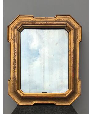 Frame - &#39;cabaret&#39; mirror in carved wood and gold leaf.Louis Philippe period.     