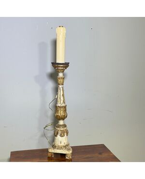 Antico Candelabro legno dipinto laccato Oro e Avorio XVIII sec . Mis cm 90 