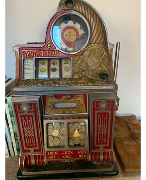 SLOT MACHINE