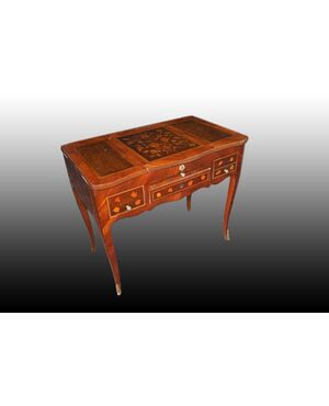 Bellissima toilette francese riccamente intarsiata di metà 1800