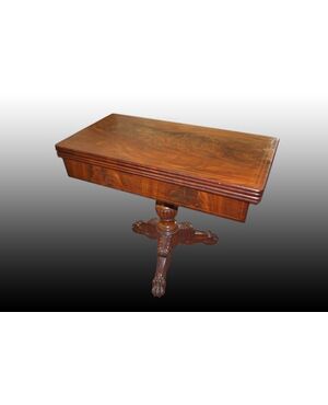 Bellissimo tavolino da gioco francese stile Carlo X in legno di mogano