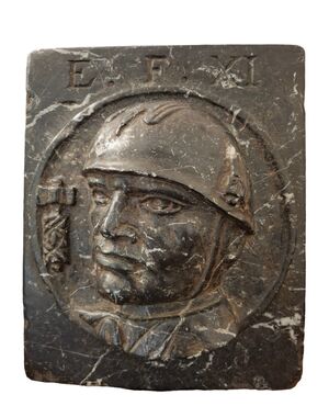 Altorilievo raffigurante Benito Mussolini