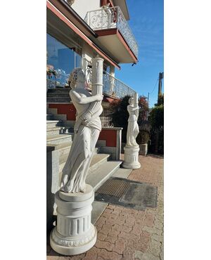 Statua in marmo bianco
