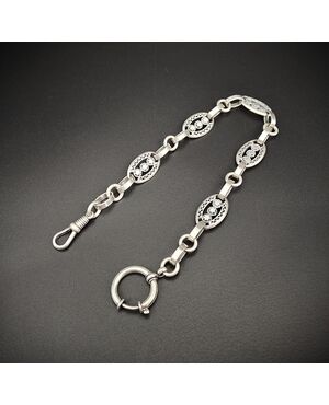 Antica catena in argento per orologio da tasca. 