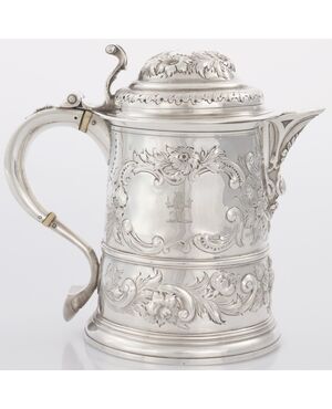 Versatoio con coperchio in argento sterling Giorgio II, Londra, 1734