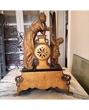 orologio in metallo dorato cm. 40 x 58