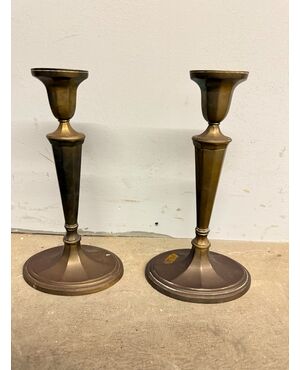 Coppia di candelabri candelieri, Art Decò. 1940 in bronzo, h28cm