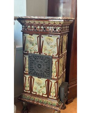 Stufa in ceramica policroma liberty francese
