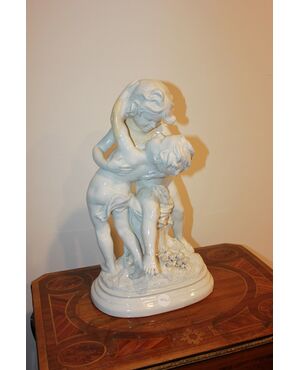 Gruppo scultoreo in ceramica Coppia di Amorini Putti del 1800