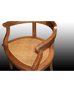 Poltroncina da scrivania a pozzetto francese del 1900 con seduta impagliata